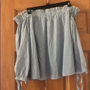 AE off the shoulder 3/4 sleeve size large